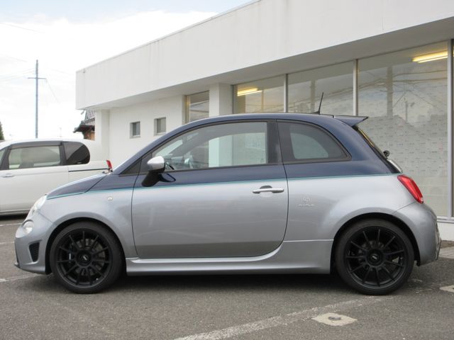 FIAT ABARTH 695 2019