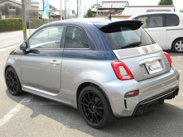 FIAT ABARTH 695 2019