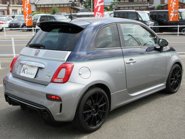 FIAT ABARTH 695 2019