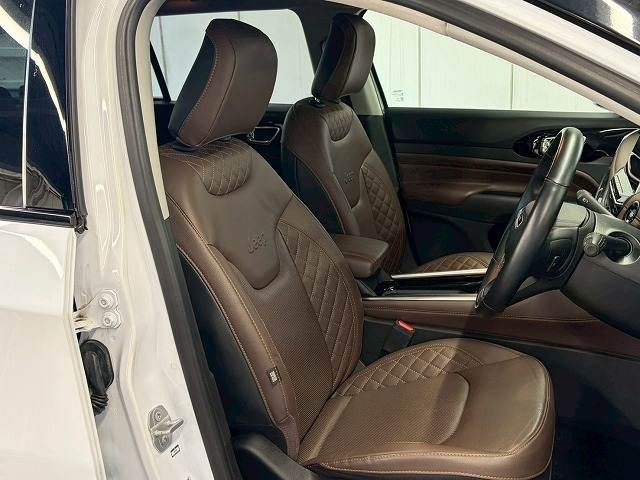 JEEP JEEP COMMANDER 2023