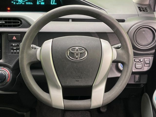 TOYOTA AQUA 2012