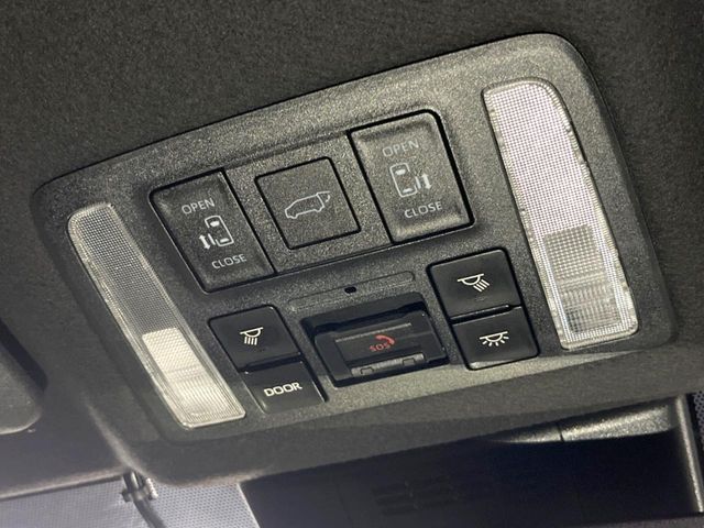 TOYOTA VOXY HYBRID 2023