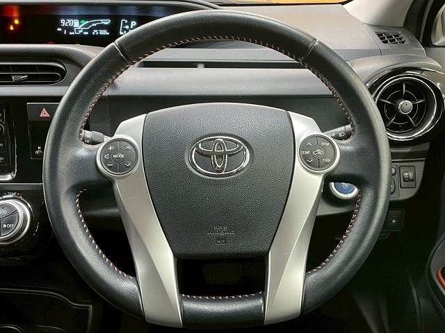 TOYOTA AQUA 2015