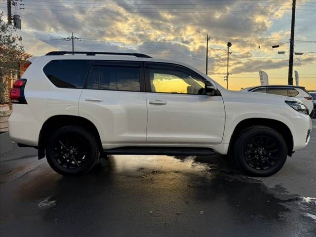 TOYOTA LANDCRUISER PRADO 2023