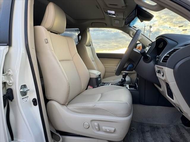 TOYOTA LANDCRUISER PRADO 2023