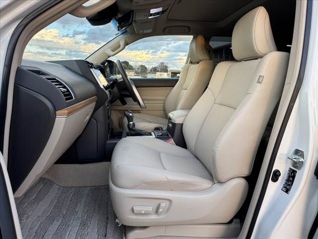 TOYOTA LANDCRUISER PRADO 2023