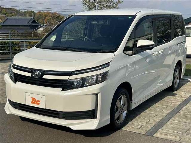 TOYOTA VOXY 2015