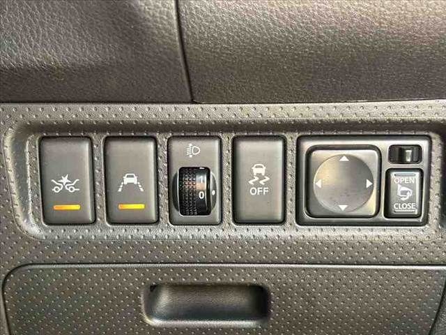 NISSAN NV150 AD 2WD 2017