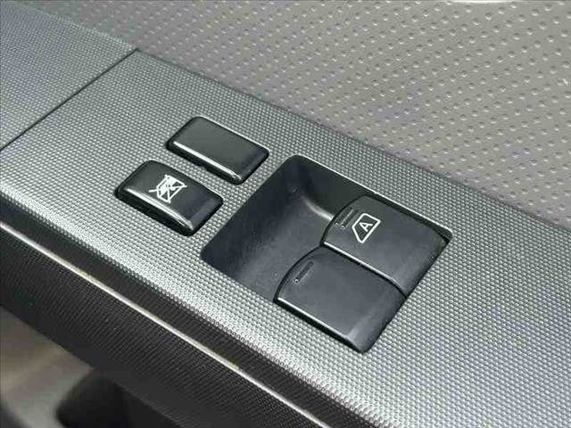 NISSAN NV150 AD 2WD 2017