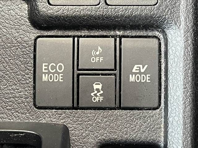 TOYOTA COROLLA FIELDER 2016