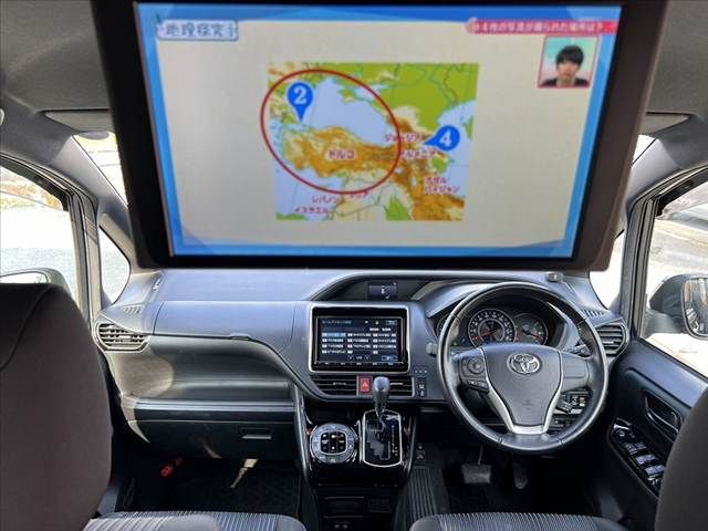 TOYOTA NOAH 2017