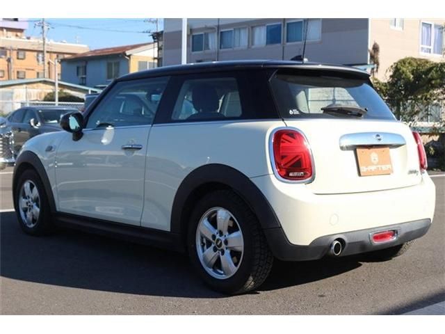 BMW MINI COOPER D 2018