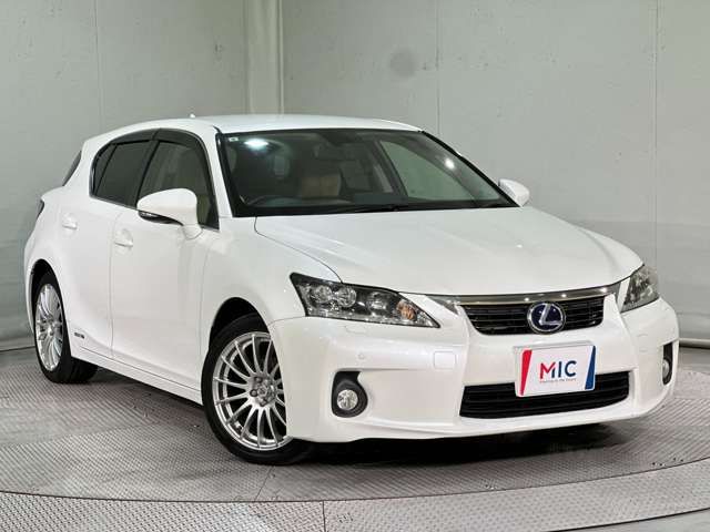 TOYOTA LEXUS CT200h 2011