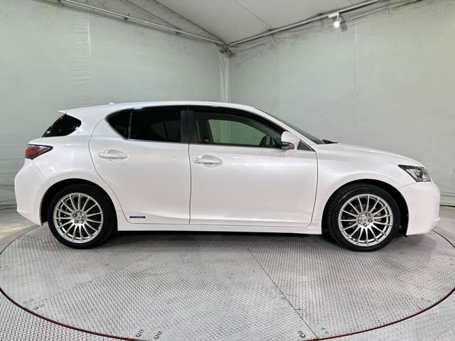 TOYOTA LEXUS CT200h 2011