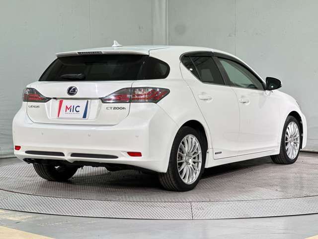 TOYOTA LEXUS CT200h 2011