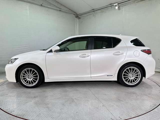 TOYOTA LEXUS CT200h 2011