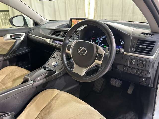 TOYOTA LEXUS CT200h 2011