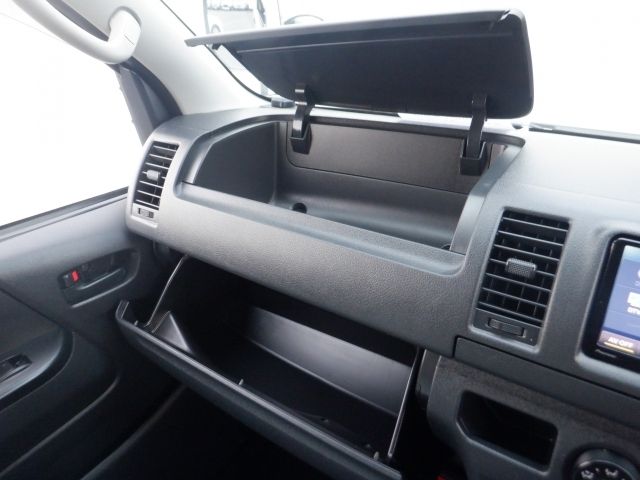 TOYOTA HIACE van 1.25t 2WD 2018