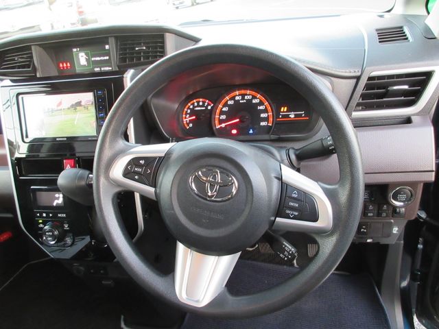 TOYOTA ROOMY 2018