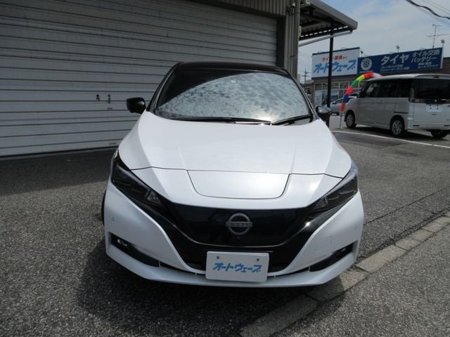 NISSAN LEAF 2022