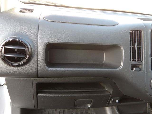 NISSAN NV150 AD 2WD 2021