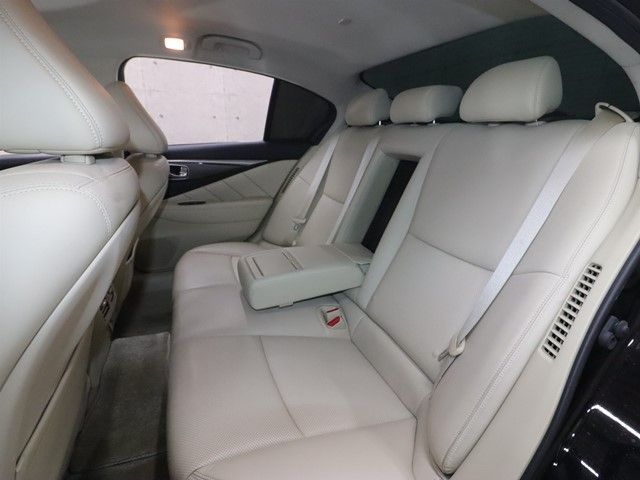 NISSAN SKYLINE HYBRID 2021