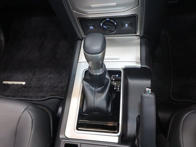 TOYOTA LANDCRUISER PRADO 2022