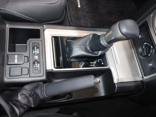 TOYOTA LANDCRUISER PRADO 2022