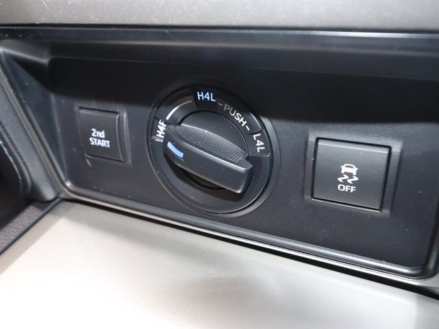 TOYOTA LANDCRUISER PRADO 2022