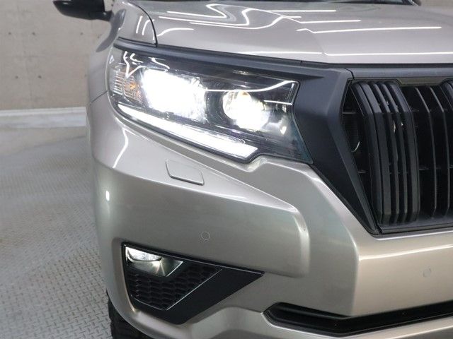 TOYOTA LANDCRUISER PRADO 2022