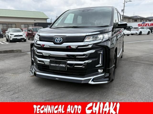 TOYOTA NOAH HYBRID 2025