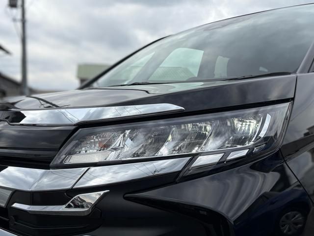 TOYOTA NOAH HYBRID 2025