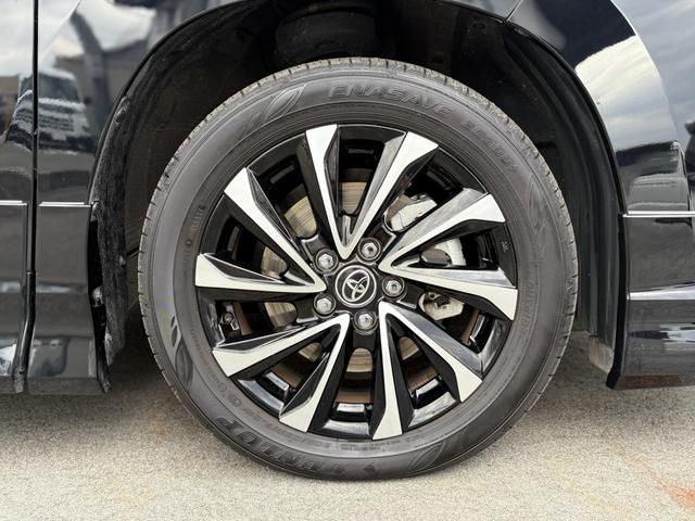 TOYOTA NOAH HYBRID 2025