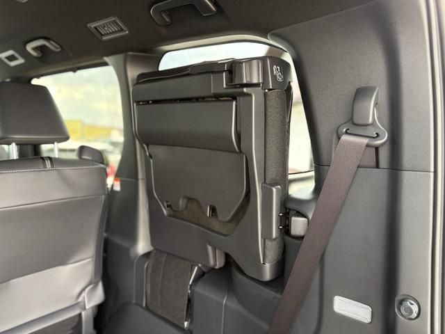 TOYOTA NOAH HYBRID 2025