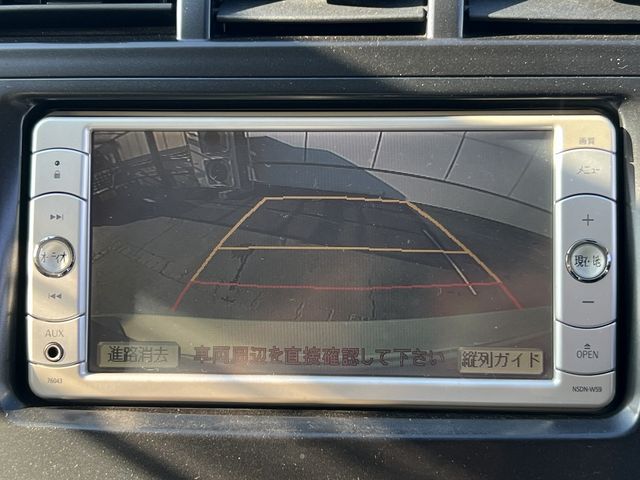 TOYOTA PRIUS Alpha 2012