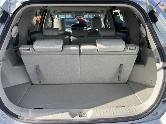 TOYOTA PRIUS Alpha 2012