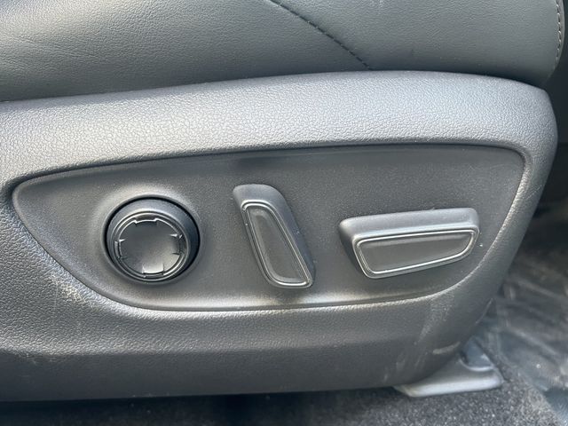 TOYOTA HARRIER 4WD 2021