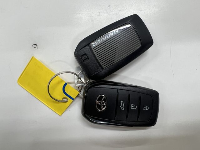 TOYOTA HARRIER 4WD 2021