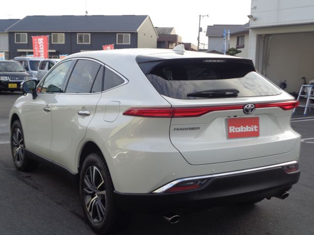 TOYOTA HARRIER 4WD 2022