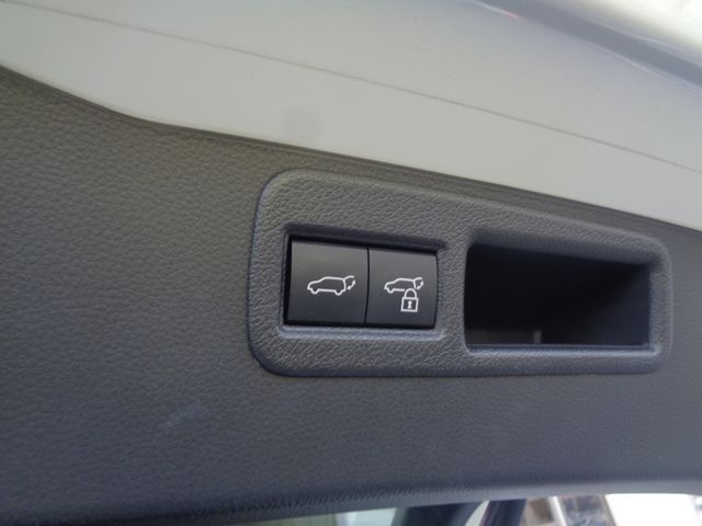 TOYOTA HARRIER 4WD 2022