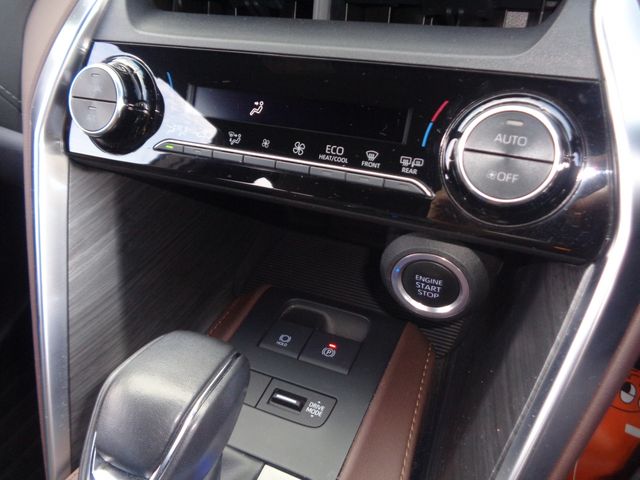 TOYOTA HARRIER 4WD 2022