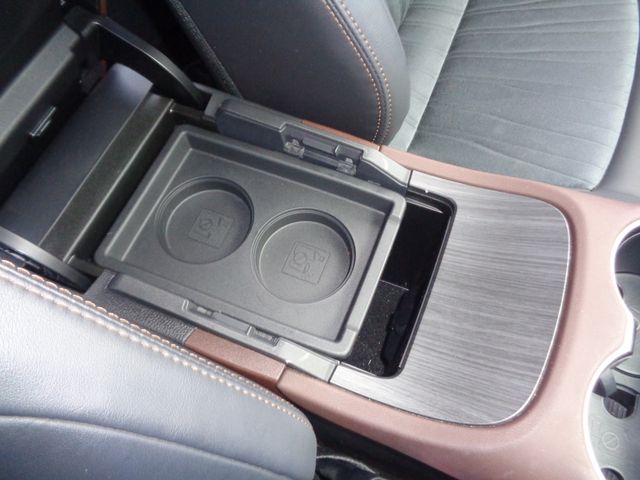 TOYOTA HARRIER 4WD 2022