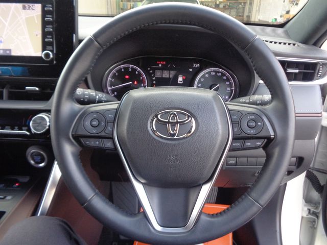 TOYOTA HARRIER 4WD 2022