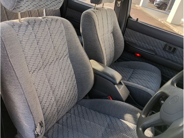 TOYOTA HILUX 4WD 1995