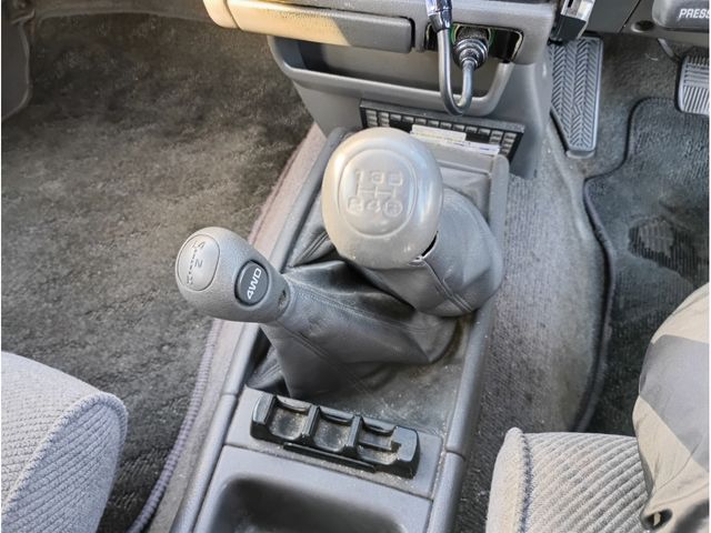 TOYOTA HILUX 4WD 1995