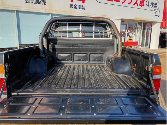 TOYOTA HILUX 4WD 1995