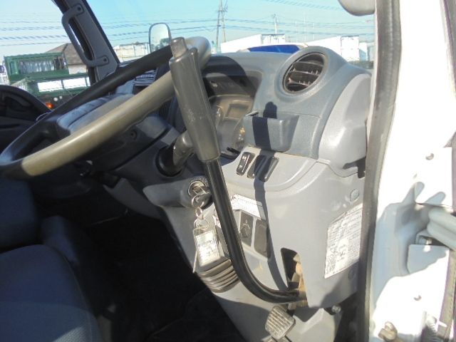 MITSUBISHI CANTER 2013