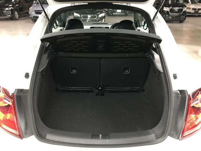 VOLKSWAGEN VOLKSWAGEN The BEETLE 2019