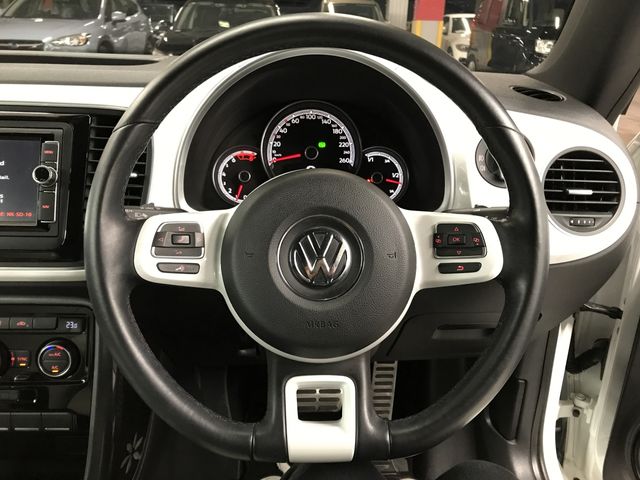 VOLKSWAGEN VOLKSWAGEN The BEETLE 2019