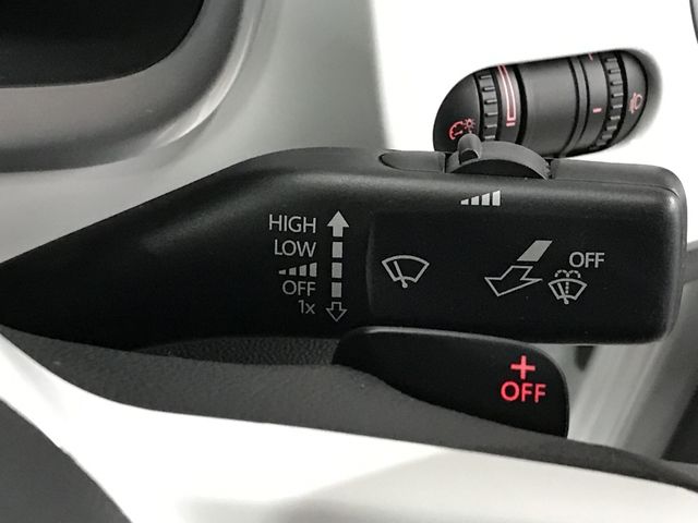 VOLKSWAGEN VOLKSWAGEN The BEETLE 2019